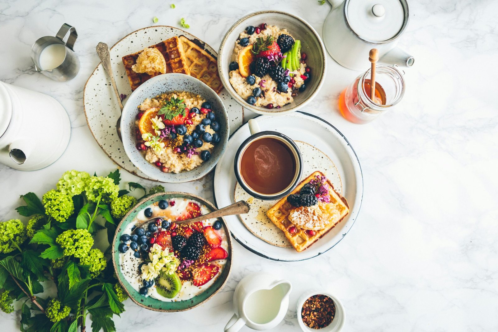 Arroz con Leche Vegano: Receta Fácil, Cremosa y Deliciosa con Ingredientes Básicos 6 fruit salad on gray bowls